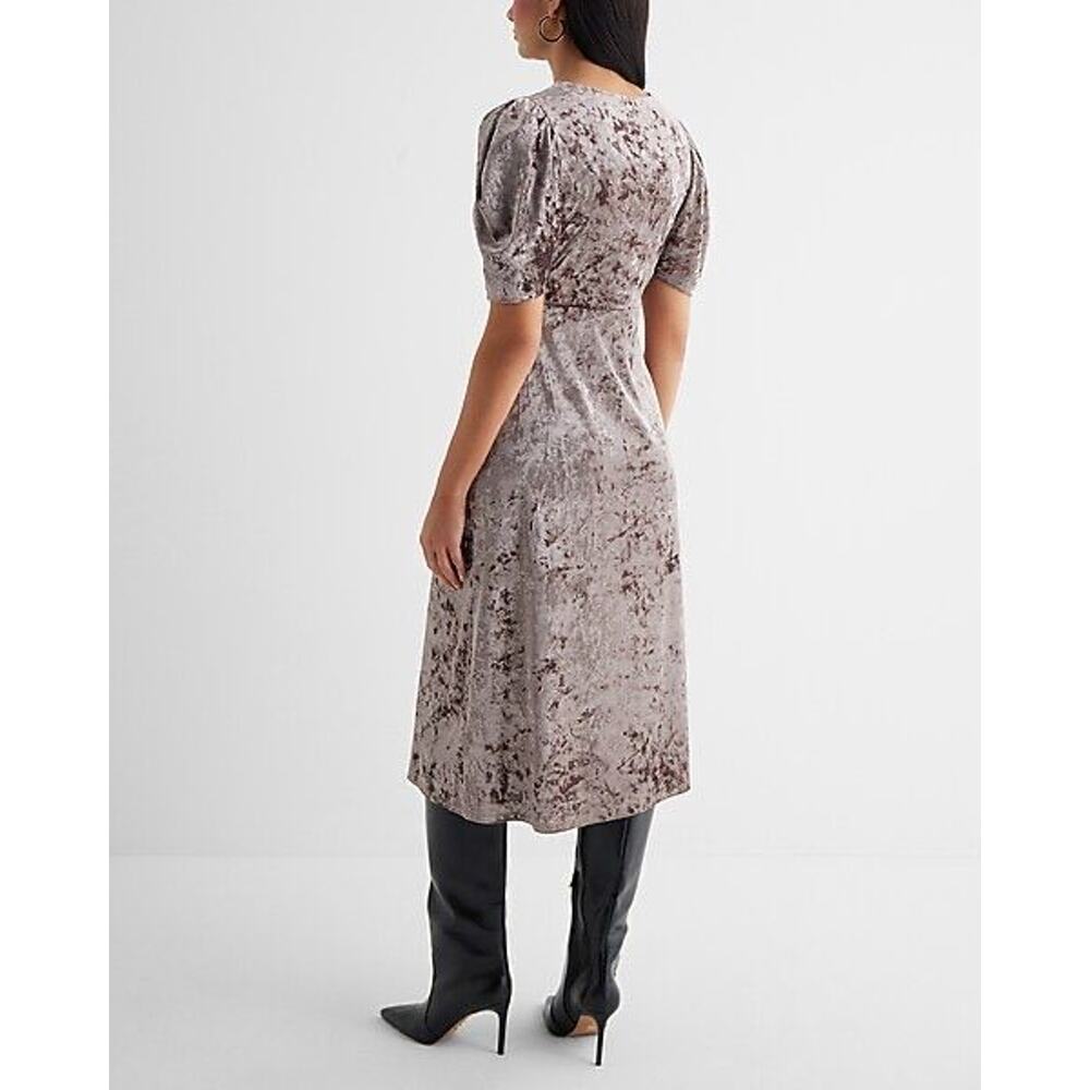 NWT EXPRESS Crushed Velvet V-Neck Puff Sleeve Midi Dress Sz Medium - Picture 4 of 6